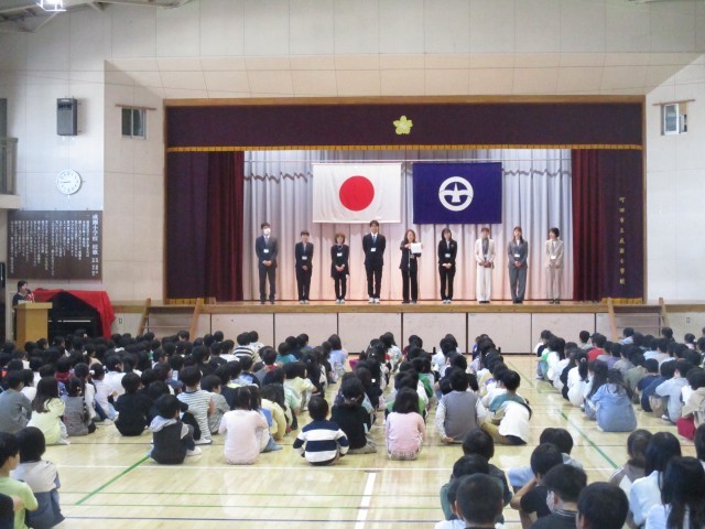 新たな先生方の紹介です