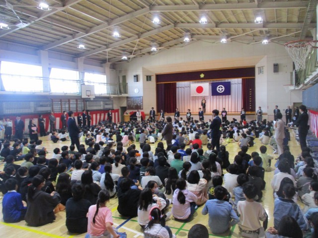 担任発表の様子です。