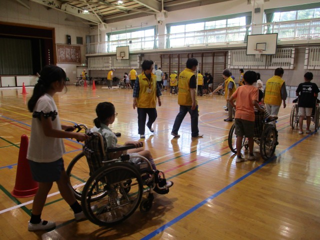 初めて乗った車椅子
