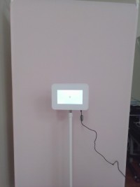 視力検査の機械です。