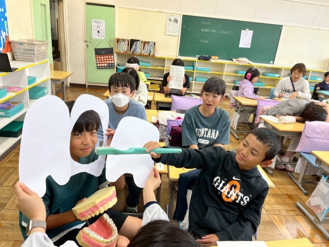 保健委員会　虫歯予防集会企画中