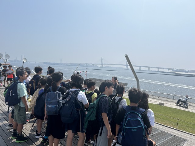 ベイブリッジを前に