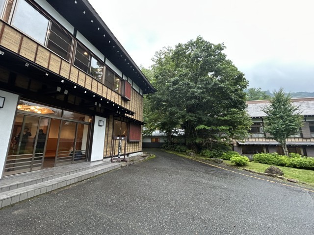 環湖荘