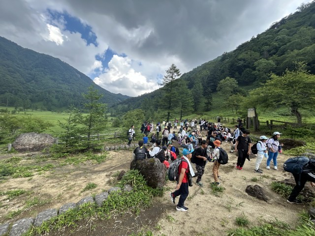 涸沼でひと休み。ここから山王峠へ