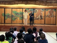 二人の司会で始まり始まり