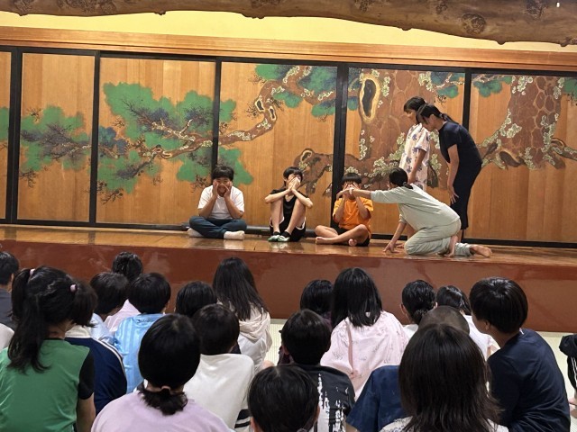 見ざる言わざる聞かざるも