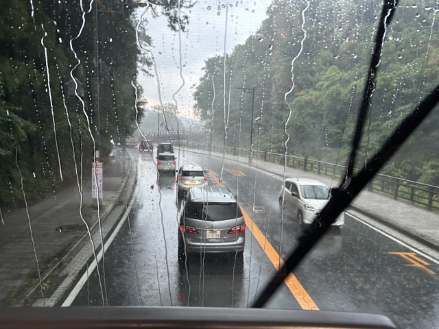 ダッシュでバスに乗り込みました