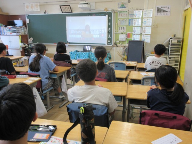 教室の子供たち