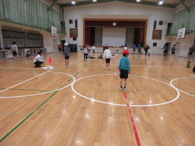 すぎな学級体育