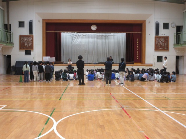 6年生を送る会の練習（2年生）