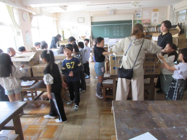 教科書受け取り