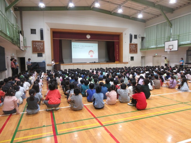 全校朝会