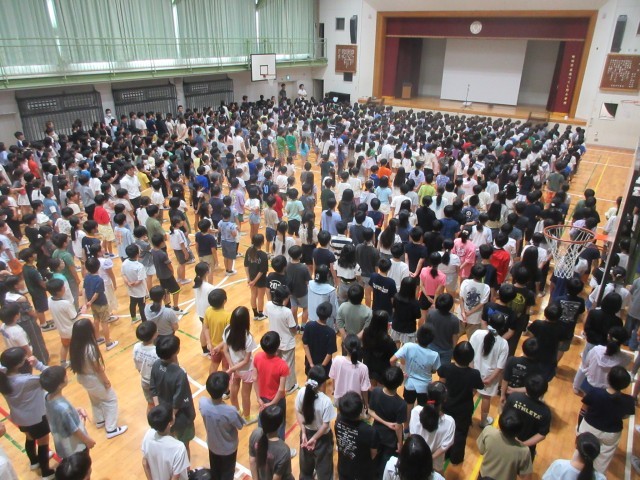 校歌斉唱