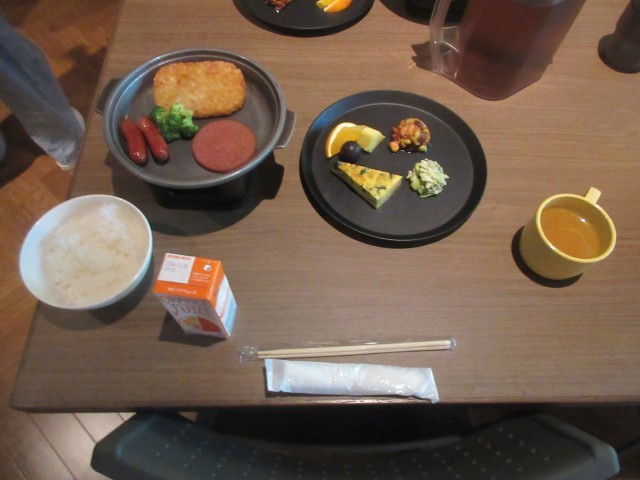 朝食