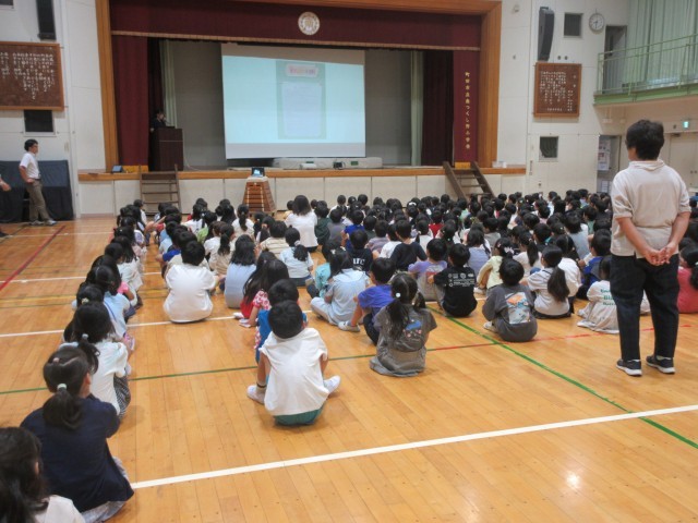 全校朝会