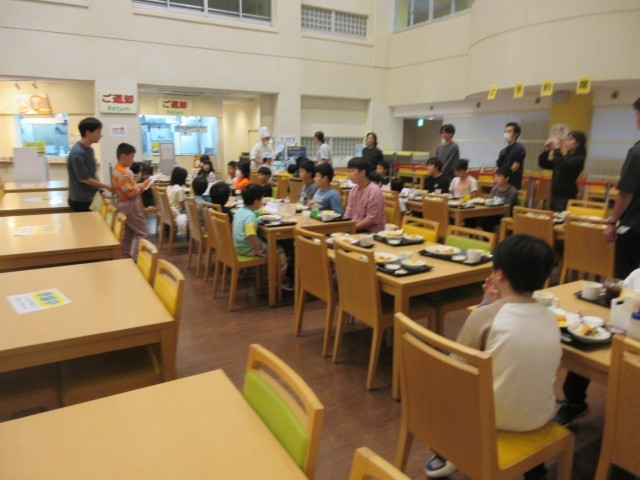 朝食