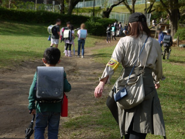 下校時安全パトロール(モザイク)4.jpg