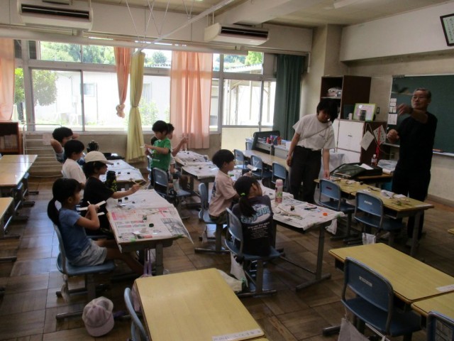 紙ヒコーキをつくろう！