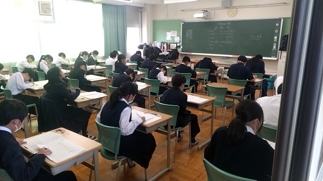 １年テスト風景