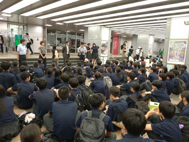 開校式　スタッフ紹介