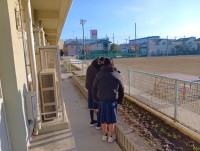 美化委員会の２年生が花壇に水をまいてくれました✨