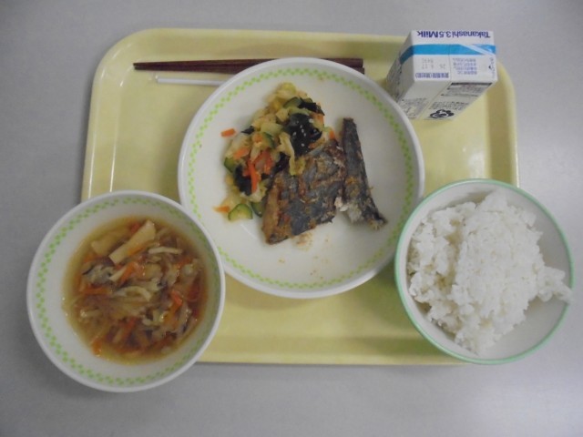 給食